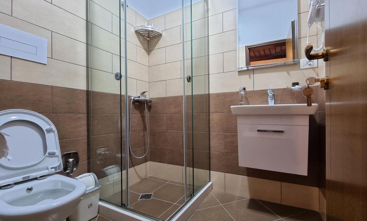 Master Hotel Berat Kültér fotó