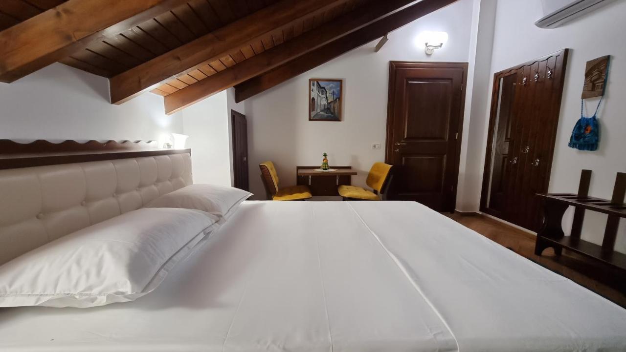 Master Hotel Berat Kültér fotó